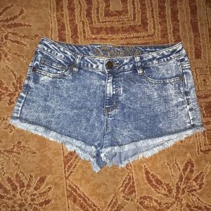 Summer mini shorts with frayed hem size M